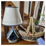 Birdhouse lamp and nice basket