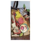 A nice collection of apple decor