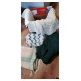 Box of approx 5 throws