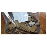 Approx 261 Wheat Back pennies various dates