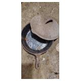 Cast iron chicken fryer with lid