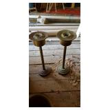 Freestanding pair of ashtrays