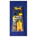Twister rivet tool Mint in package