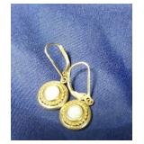 Stunning  14kt gold Opal earrings