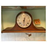 Vintage Ingraham Mantle clock with key