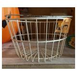 Metal wire egg basket