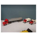 Box Lot: Ertl 1/64 Trucks & Trailers
