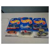 12 Hot Wheels Cars