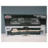 Kato HO EMD SD70MAC BNSF Executive #9837