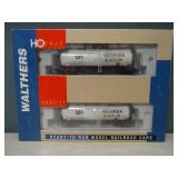 Walthers HO UTLX 16,000 Gallon Tank Cars 2 Pack