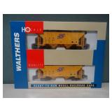 Walthers HO Trinity 100 Ton Cement Covered Hoppers