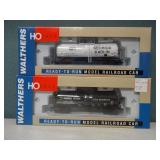2 Walthers HO UTLX 16,000 Gallon Tank Cars