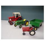 1/16 Toy Tractors & Wagon