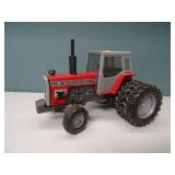 ERTL 1/20 Massey Ferguson 690 Special Edition