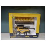 ERTL 1/32 New Holland CR8.90 Combine