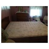 NICE FULL SIZE BEDROOM SET - BED - MATTRESS  AND