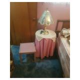 SMALL ROUND TABLE, NIGHT STAND LAMP, PLASTIC SEAT