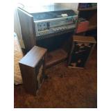 J C PENNEY AM/FM STERIO WITH SPEAKERS