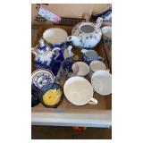 BOX OF HOLLAND DISHWARE