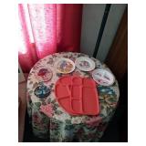 MISC PLASTIC PLATES AND A TRAY AND TWO GLASS WALL
