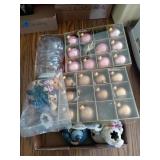 SMALL CHRISTMAS DECOR ITEMS