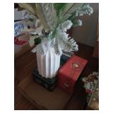 CHRISTMAS DECORATIVE ITEMS AND A CHRISTMAS VASE