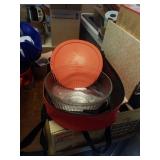 PYREX 10 CUP GLASS BOWL AND CARRYING CASE