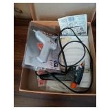 SMALL GLUE GUNS AND GLUE STICKS