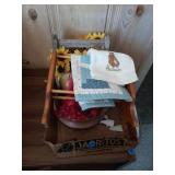 SMALL BOX OF DECORATIVE ITEMS