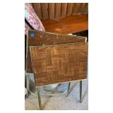 2 TV TRAYS