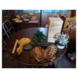 WINE BOX, 6 GARDEN STAKES, MISCELLANOUS