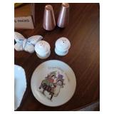 BOX OF DECORATIVE GLASS WEAR SALT AND PEPPER