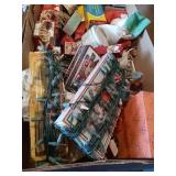 LARGE BOX OF MISC CHRISTMAS DECOR ITEMS