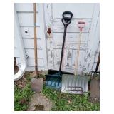 3 SNOW SHOVELS AND ONE POINTED SHOVEL