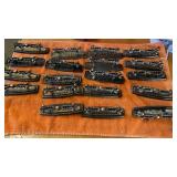 19 METAL DRAWER PULLS