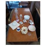 SEVERAL MINIATURE DECORATIVE GLASS ITEMS