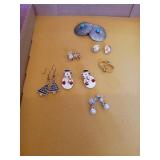 COSTUME JEWELRY POST EARRINGS