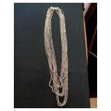 COSTUME JEWELRY METAL NECKLACE