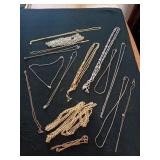 COSTUME JEWELRY NECKLACES