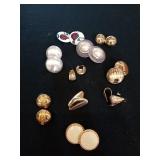 VINTAGE COSTUME JEWELRY EARRINGS