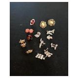 VINTAGE COSTUME JEWELRY EARRINGS SCREW BACKS