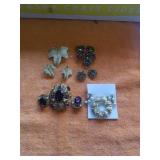 4 BROACHES AND CLIP ON EARRINGS SETS
