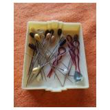 VINTAGE HAT PINS AND HAIR PINS