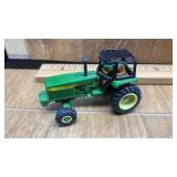 JOHN DEERE MINIATURE TOY TRACTOR