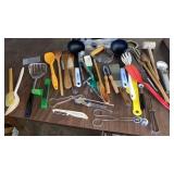 UTENSILS MANY VINTAGE