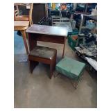 SMALL ROLLING DESK AND 2 STOOLS