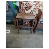 2 VINTAGE WOOD TABLE/MAGAZINE STAND