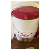 IGLOO 2 GALLON DRINKING COOLER