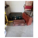 2 VINTAGE SUIT CASES, 1 TRUNK