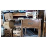 HILTON VINTAGE SEWING MACHINE IN CABINET WITH